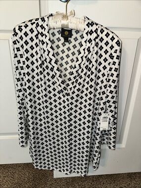JM Collection Black and White Patterned Tunic Top